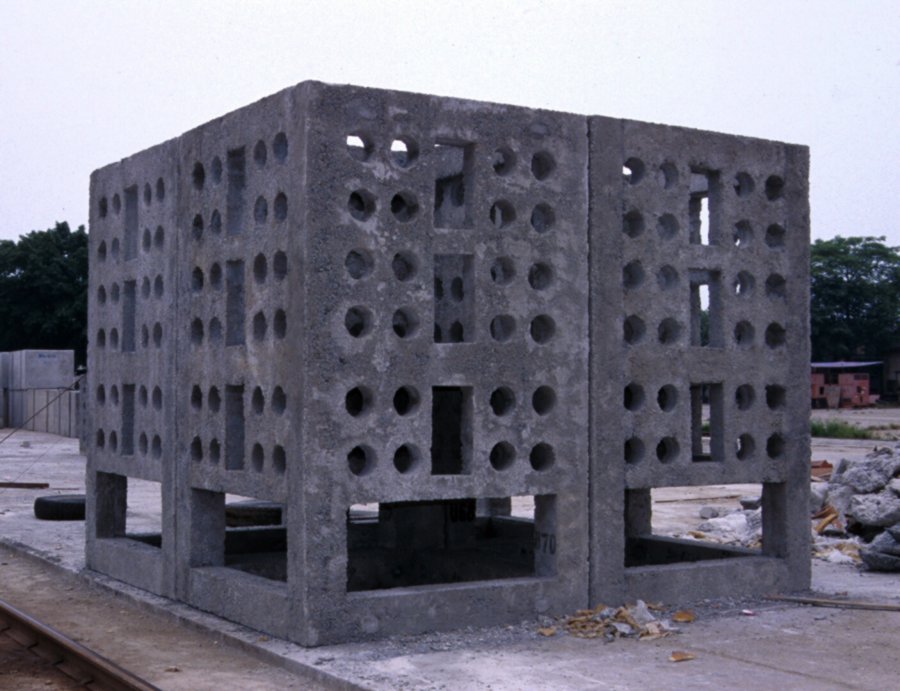 Photo of concrete box (Box 33)