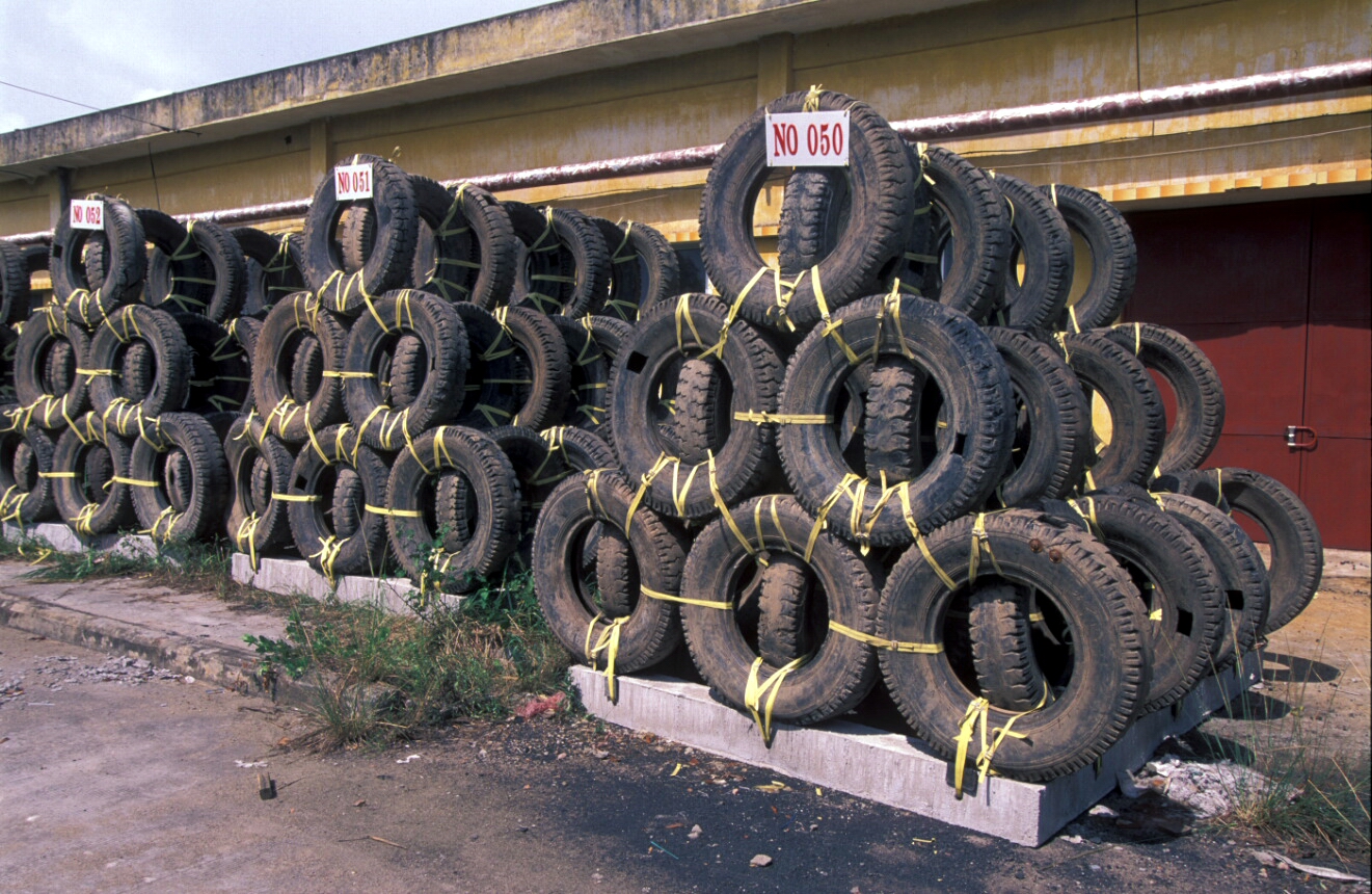 Photo of 3-layer pyramid used tyre